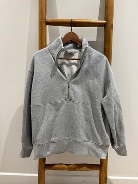 Everlane Luxe Fleece Half-Zip Sweatshirt in Grey